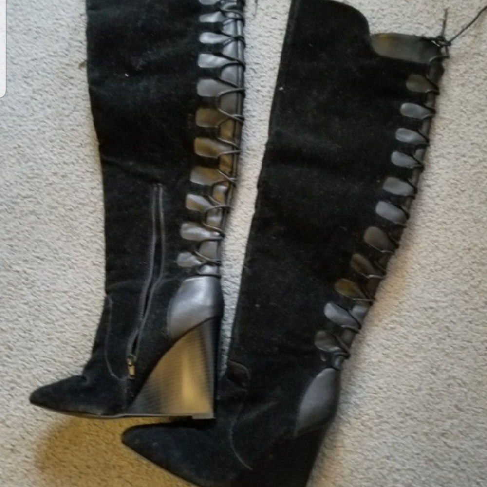 Boots - Picture 3 of 5